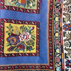گلیم سوزنی طرح گلفرنگ آبی سایز 125*80 کد 1662